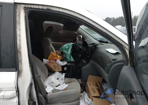 2006 Kia Sedona Ex/Lx from USA, damaged, VIN KNDMB233266018082